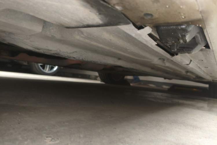 Used Mercedes-Benz C-Class 2011 C 200 CGI Fashion Model Chassis Front Left