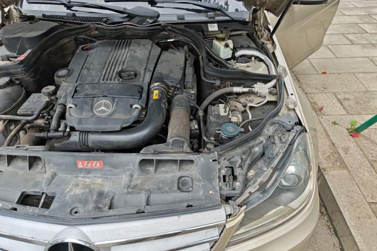 Used Mercedes-Benz C-Class 2011 C 200 Fashion Travel Edition Engine Bay Left
