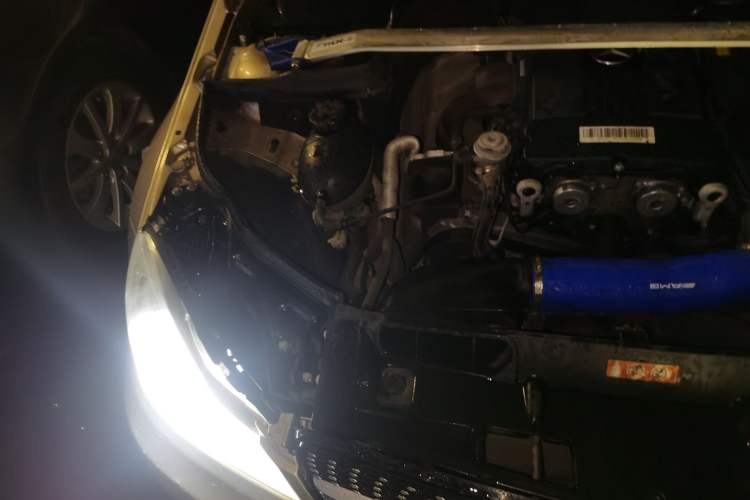 Used Mercedes-Benz C-Class 2011 C 180K Classic model Engine Bay Right