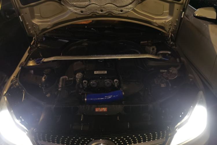 Used Mercedes-Benz C-Class 2011 C 180K Classic model Engine Bay