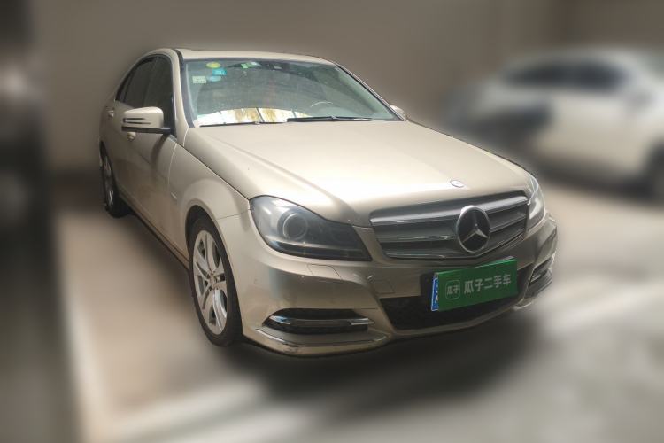 Used Mercedes-Benz C-Class 2011 C 200 CGI Fashion Model Front Right 45 Deg