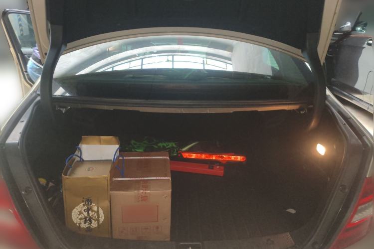 Used Mercedes-Benz C-Class 2011 C 200 CGI Fashion Model Trunk