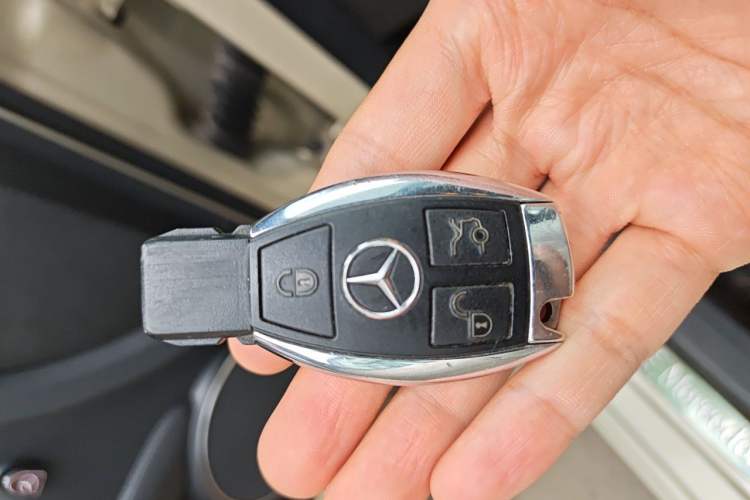 Used Mercedes-Benz C-Class 2011 C 200 Fashion Travel Edition Vehicle Key