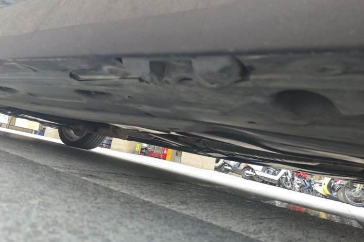 Used Mercedes-Benz C-Class 2011 C 200 Fashion Travel Edition Chassis Rear Left
