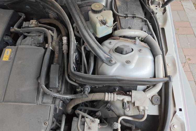 Used Mercedes-Benz C-Class 2011 C 180K Classic model Engine Bay Left