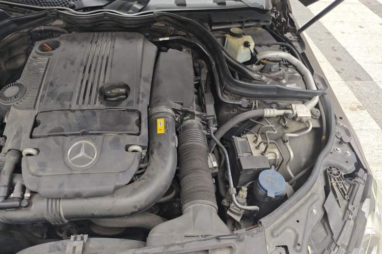 Used Mercedes-Benz C-Class 2011 C 200 Fashion Travel Edition Engine Bay Left