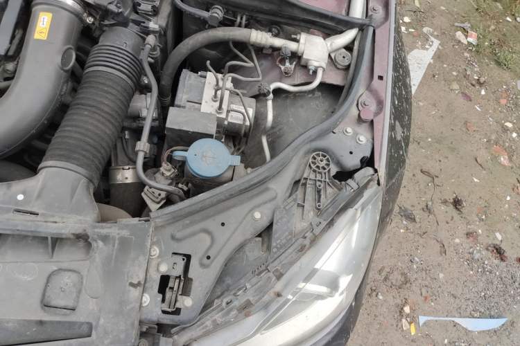Used Mercedes-Benz C-Class 2011 C 200 CGI Fashion Model Engine Bay Left