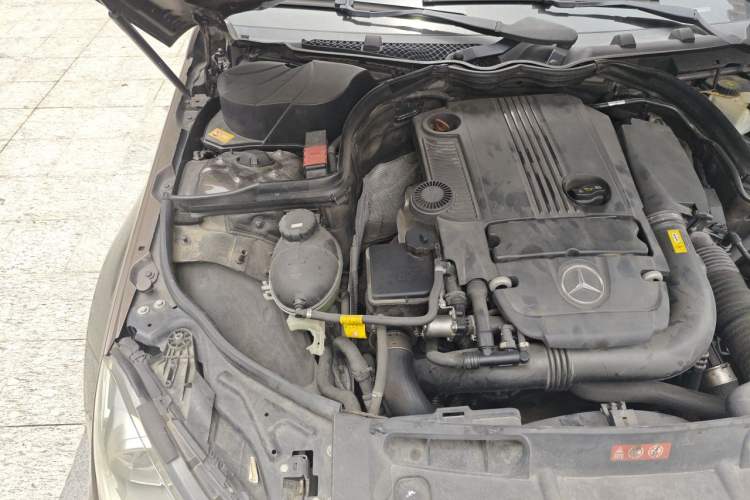 Used Mercedes-Benz C-Class 2011 C 200 Fashion Travel Edition Engine Bay Right