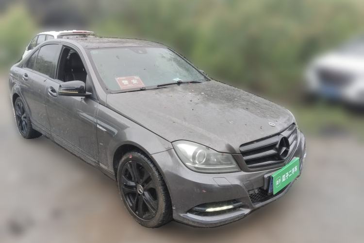 Used Mercedes-Benz C-Class 2011 C 200 CGI Fashion Model Front Right 45 Deg