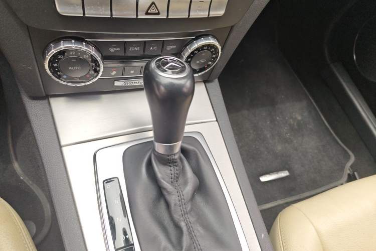 Used Mercedes-Benz C-Class 2011 C 200 Fashion Travel Edition Gear Lever