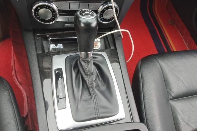 Used Mercedes-Benz C-Class 2011 C 200 CGI Fashion Model Gear Lever
