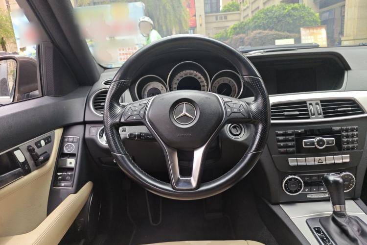 Used Mercedes-Benz C-Class 2011 C 200 Fashion Travel Edition Steering Wheel