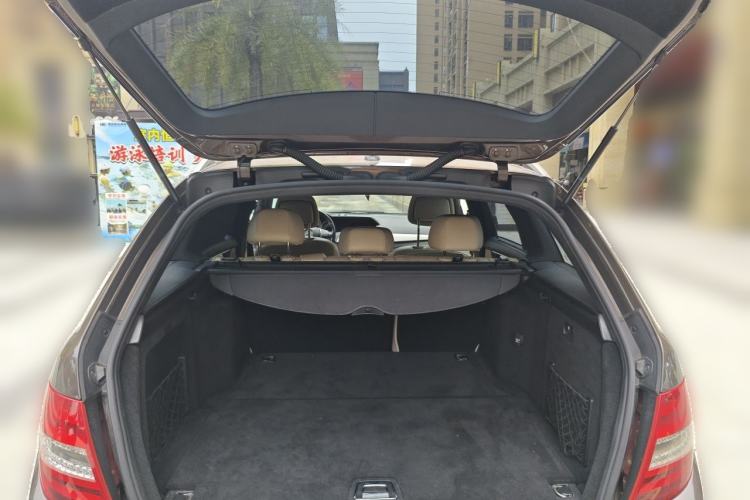 Used Mercedes-Benz C-Class 2011 C 200 Fashion Travel Edition Trunk