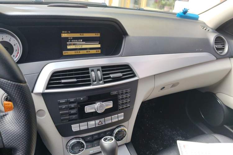 Used Mercedes-Benz C-Class 2011 C 200 Fashion Travel Edition Audio And AC Panel