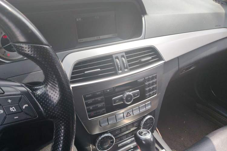 Used Mercedes-Benz C-Class 2011 C 200 Fashion Travel Edition Audio And AC Panel