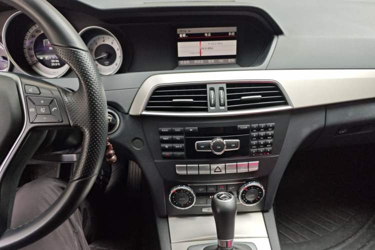 Used Mercedes-Benz C-Class 2011 C 200 Fashion Travel Edition Audio And AC Panel