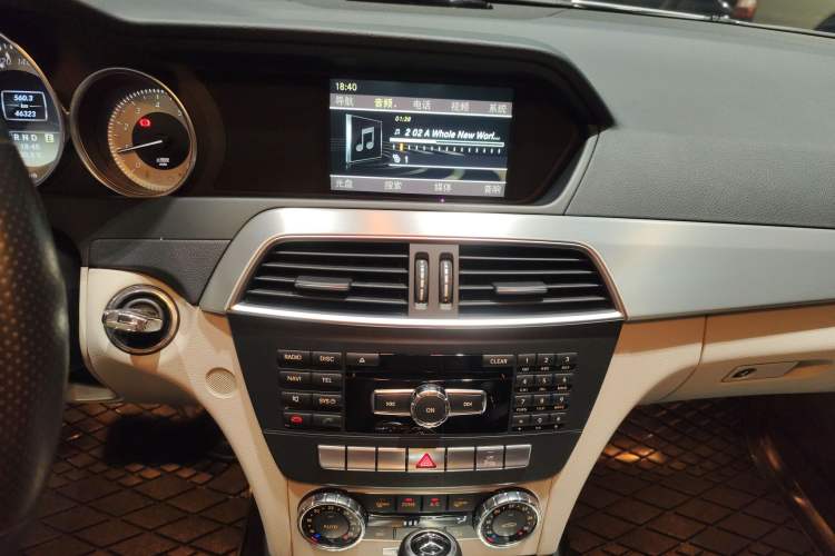 Used Mercedes-Benz C-Class 2011 C 200 Fashion Travel Edition Audio And AC Panel