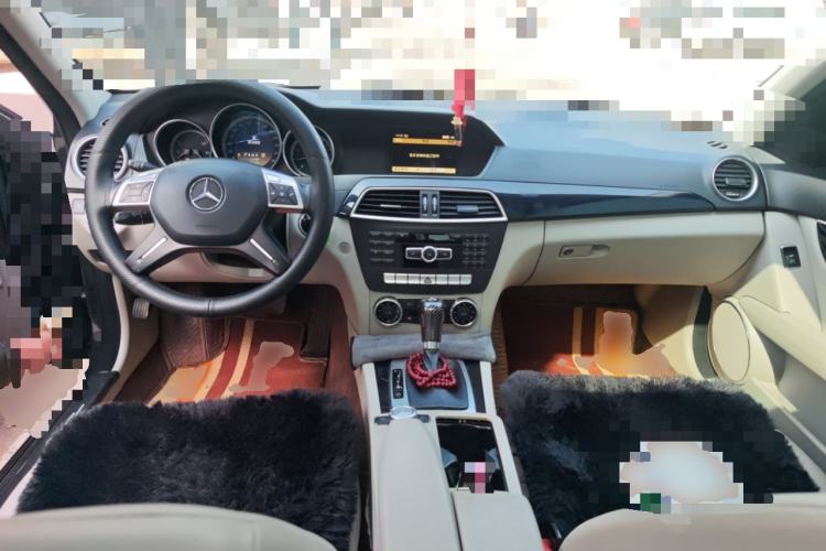 Used Mercedes-Benz C-Class 2011 C 180K Classic model Center Console