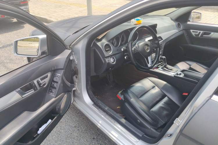Used Mercedes-Benz C-Class 2011 C 200 Fashion Travel Edition Driver Seat