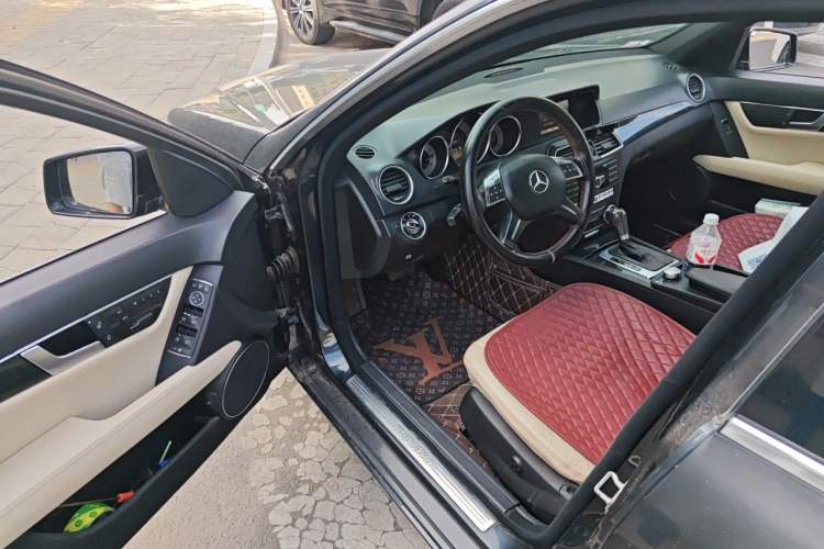 Used Mercedes-Benz C-Class 2011 C 200 CGI Fashion Model Driver Seat
