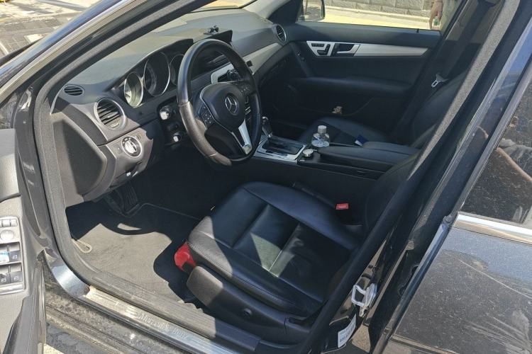 Used Mercedes-Benz C-Class 2011 C 200 Fashion Travel Edition Driver Seat