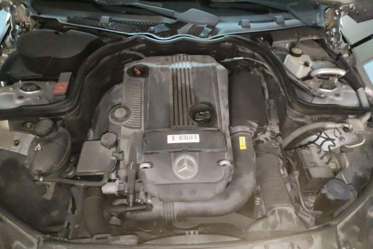 Used Mercedes-Benz C-Class 2011 C 200 CGI Elegant Model Engine Bay