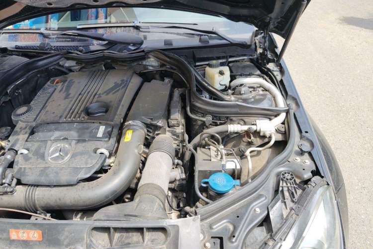 Used Mercedes-Benz C-Class 2011 C 200 Fashion Travel Edition Engine Bay Left