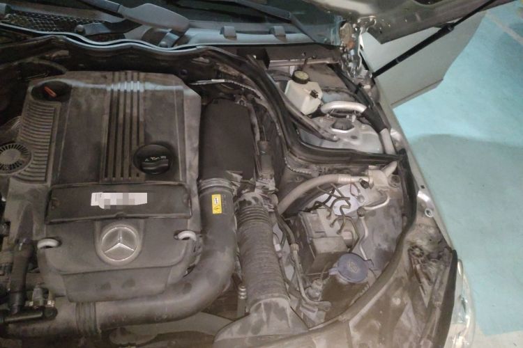 Used Mercedes-Benz C-Class 2011 C 200 CGI Elegant Model Engine Bay Left