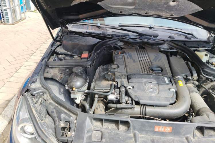 Used Mercedes-Benz C-Class 2011 C 200 Fashion Travel Edition Engine Bay Right