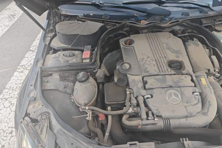 Used Mercedes-Benz C-Class 2011 C 200 CGI Fashion Model Engine Bay Right