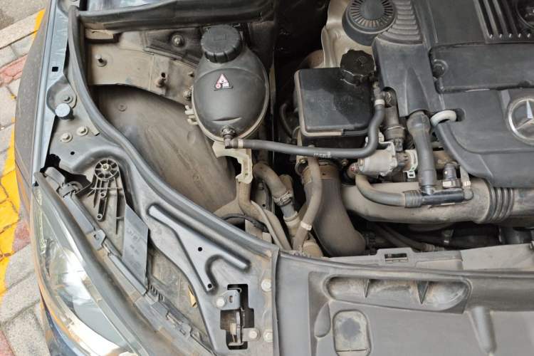 Used Mercedes-Benz C-Class 2011 C 200 Fashion Travel Edition Engine Bay Right