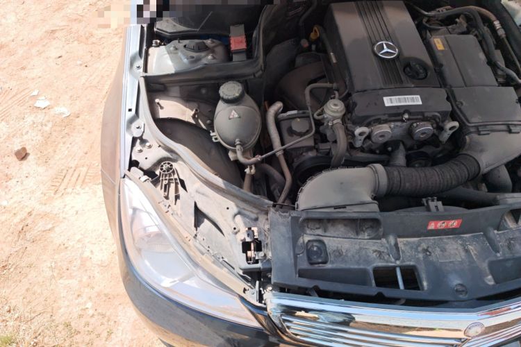 Used Mercedes-Benz C-Class 2011 C 180K Classic model Engine Bay Right