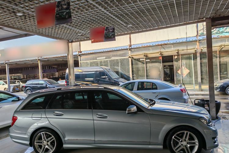 Used Mercedes-Benz C-Class 2011 C 200 Luxury Sport Touring Edition Exterior 3
