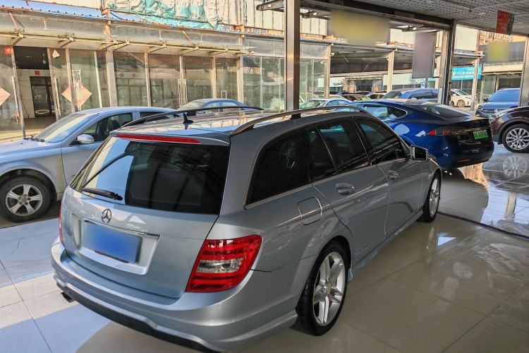 Used Mercedes-Benz C-Class 2011 C 200 Luxury Sport Touring Edition Exterior 4