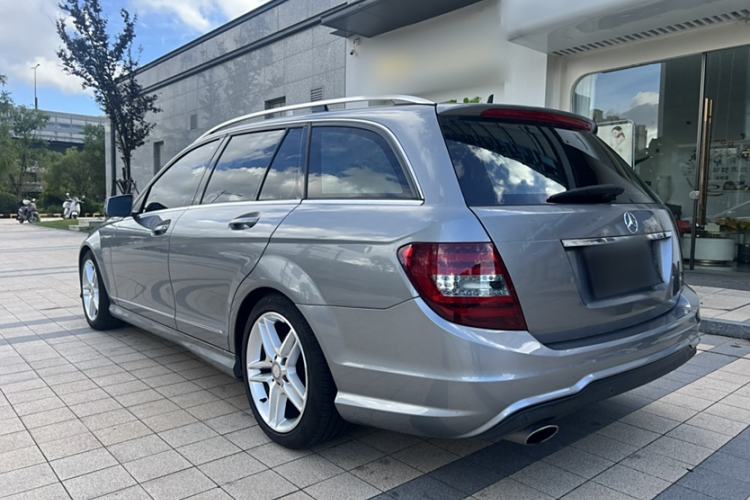Used Mercedes-Benz C-Class 2011 C 200 Luxury Sport Touring Edition Exterior 5