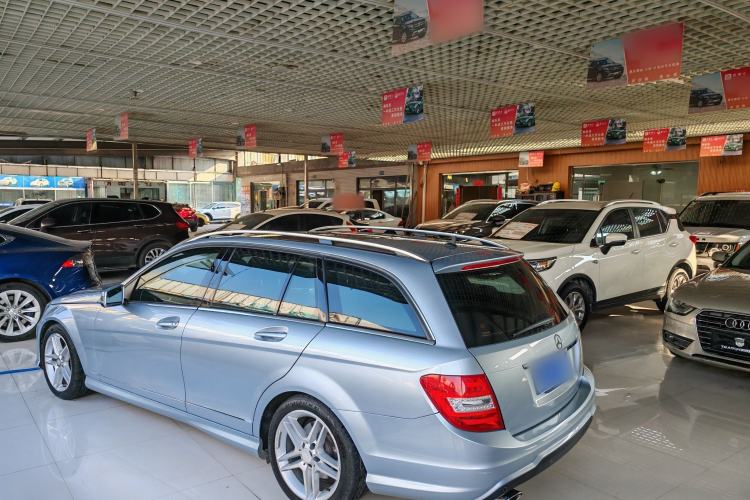Used Mercedes-Benz C-Class 2011 C 200 Luxury Sport Touring Edition Exterior 5