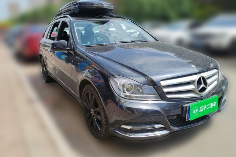 Used Mercedes-Benz C-Class 2011 C 200 Fashion Travel Edition Front Right 45 Deg