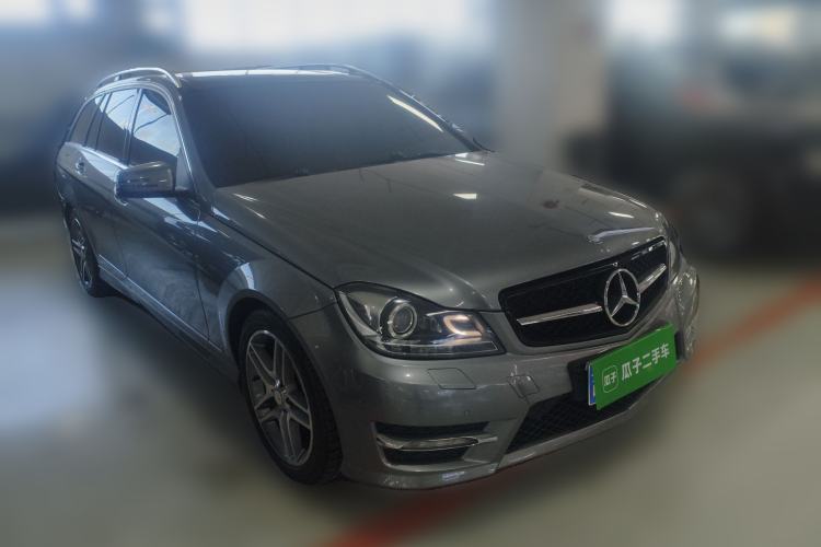 Used Mercedes-Benz C-Class 2011 C 200 Luxury Sport Touring Edition Front Right 45 Deg