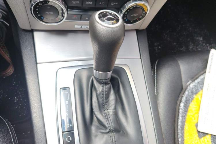 Used Mercedes-Benz C-Class 2011 C 200 Fashion Travel Edition Gear Lever