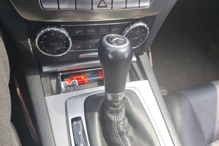 Used Mercedes-Benz C-Class 2011 C 200 Fashion Travel Edition Gear Lever