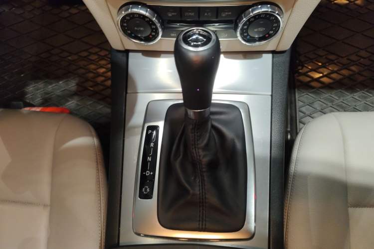 Used Mercedes-Benz C-Class 2011 C 200 Fashion Travel Edition Gear Lever