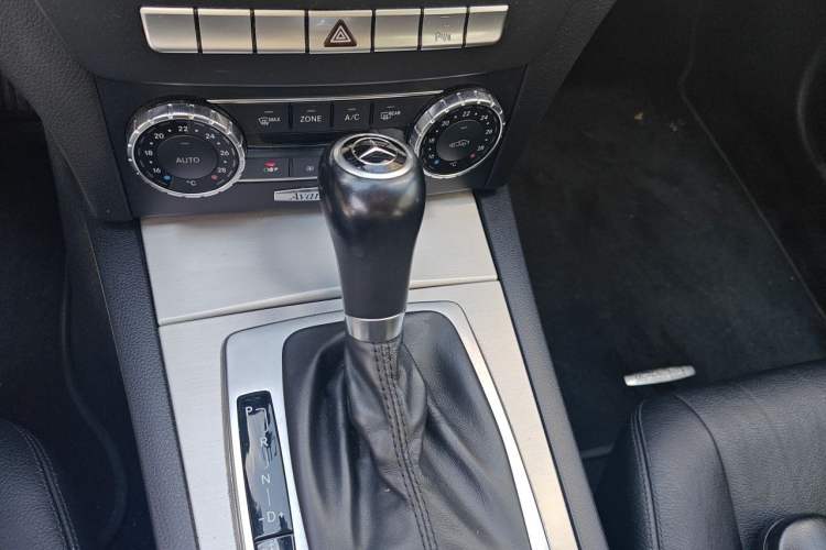 Used Mercedes-Benz C-Class 2011 C 200 Fashion Travel Edition Gear Lever