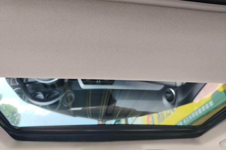 Used Mercedes-Benz C-Class 2011 C 200 Fashion Travel Edition Headliner