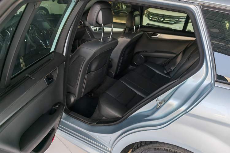 Used Mercedes-Benz C-Class 2011 C 200 Luxury Sport Touring Edition Interior 2