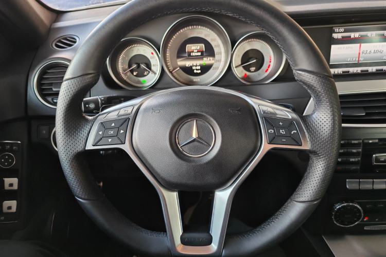 Used Mercedes-Benz C-Class 2011 C 200 Luxury Sport Touring Edition Interior 3