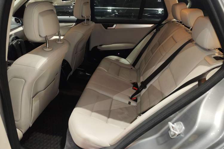 Used Mercedes-Benz C-Class 2011 C 200 Fashion Travel Edition Interior 4