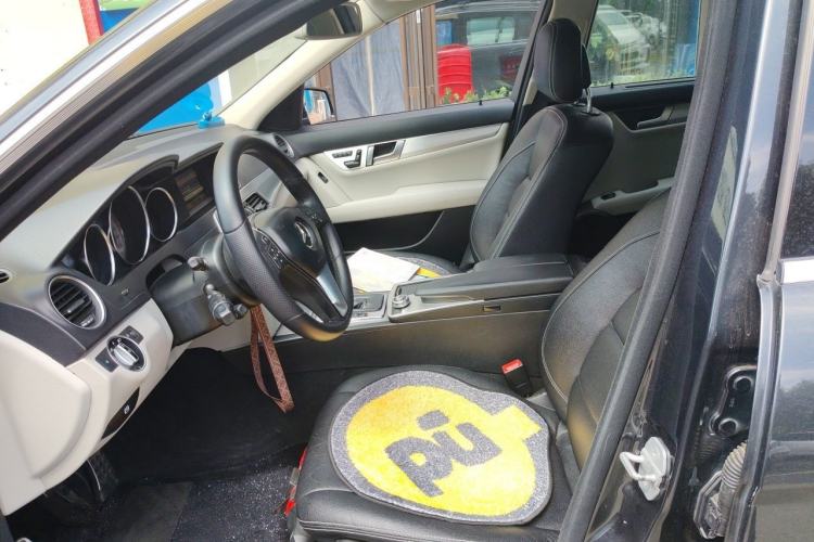 Used Mercedes-Benz C-Class 2011 C 200 Fashion Travel Edition Left Front Seat