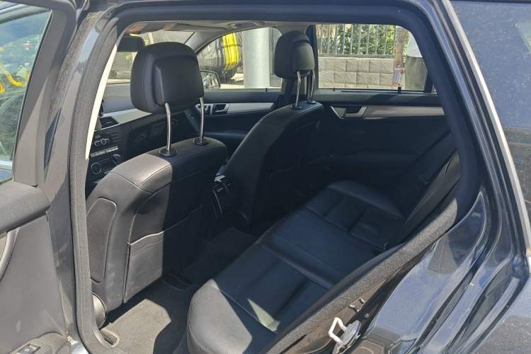 Used Mercedes-Benz C-Class 2011 C 200 Fashion Travel Edition Left Rear Seat