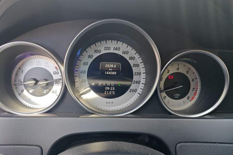 Used Mercedes-Benz C-Class 2011 C 200 Fashion Travel Edition Odometer Close Up