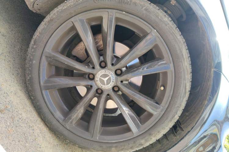 Used Mercedes-Benz C-Class 2011 C 200 Fashion Travel Edition Right Front Wheel Hub